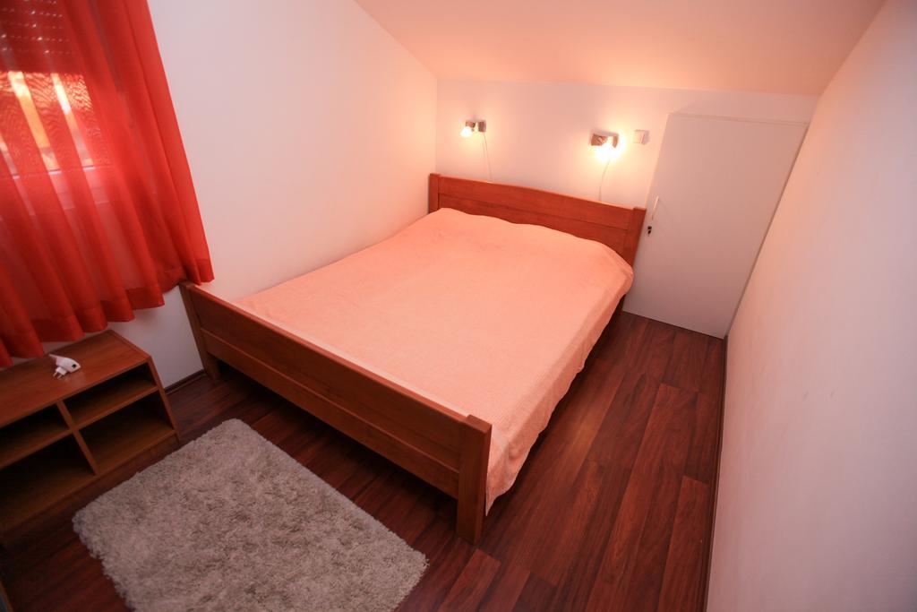 Apartments Miroslav Povljana Eksteriør billede